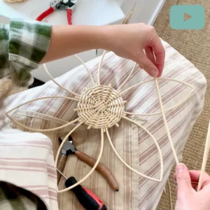 an image of a willow flower being made in a willow weaving tutorial